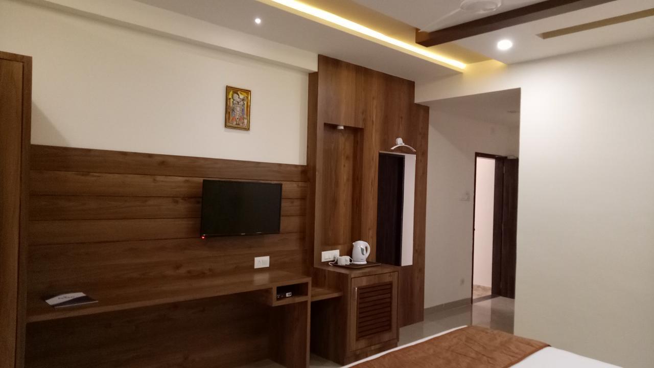 Swati Svasti 3B Hotel Dwārka Kültér fotó